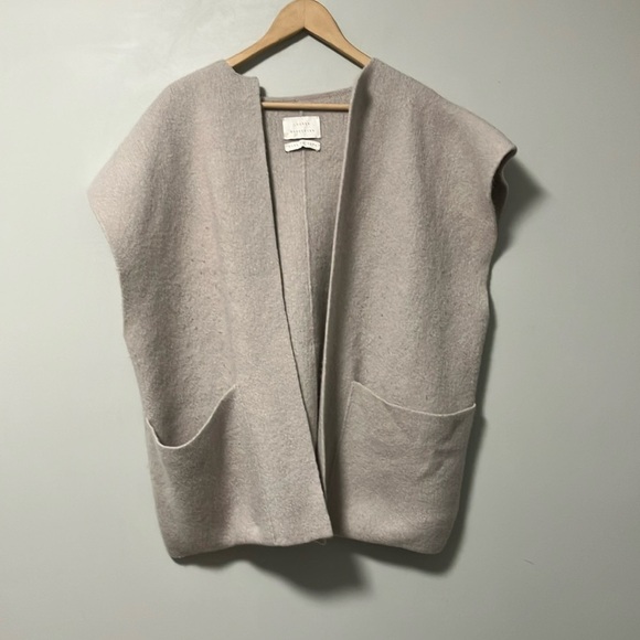 Lauren Manoogian Sweaters - Lauren Manoogian Cream Light Gray Open Front Pockets Vest Cardigan